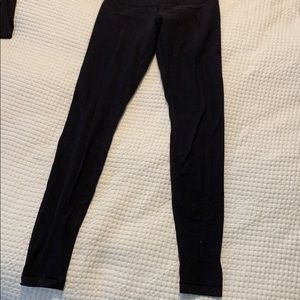Black lululemon leggings